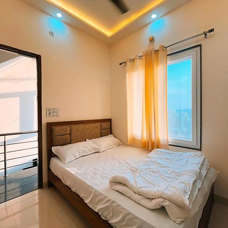 Hotel Pooja Jaipur Exteriör bild